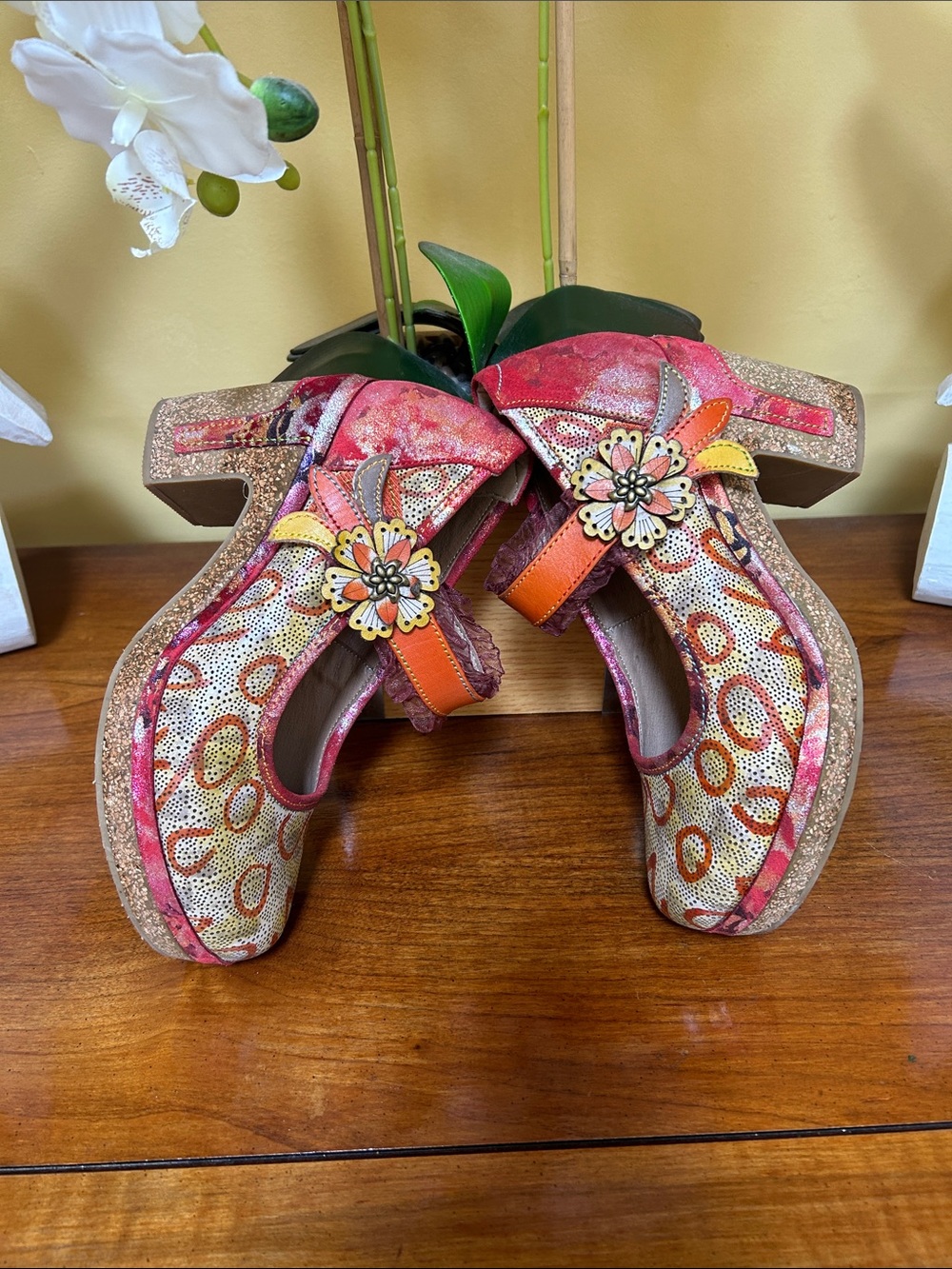 L’Artiste Valeriana Mary Jane Leather Floral Hand painted Platform Pumps Sz 6 - Picture 6 of 14